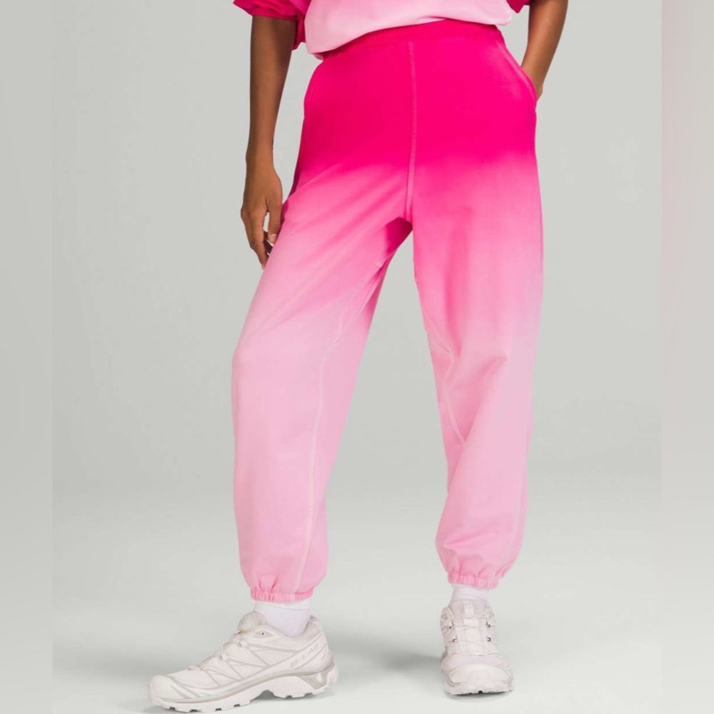 Lululemon LA Super-High-Rise Jogger
💕💕Sonic Pink Ombre Wash Size 6